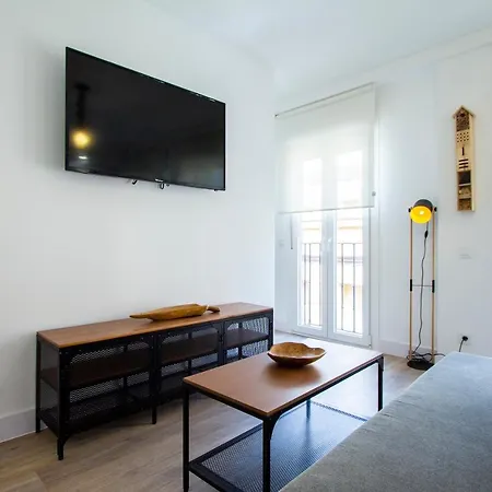 Apartamentos Cuatro Caminos Madrid Exterior photo