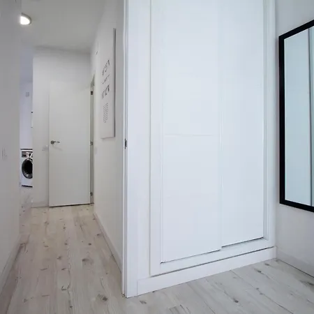 Apartamentos Cuatro Caminos Madrid Exterior photo