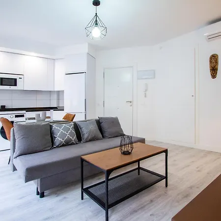 Apartamentos Cuatro Caminos Madrid Exterior photo
